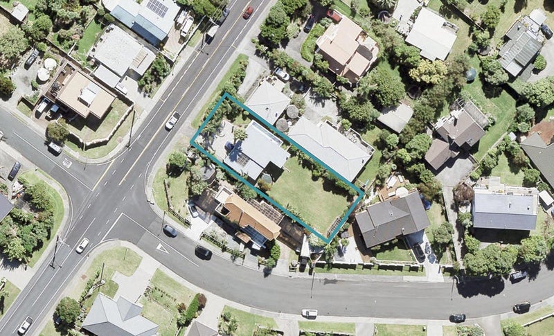 1219 Whangaparaoa Road, Gulf Harbour, Whangaparaoa - Carousel 1