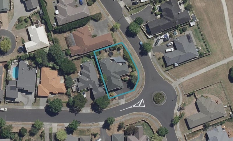 1 Gavin Heights, Rototuna, Hamilton - Carousel 1