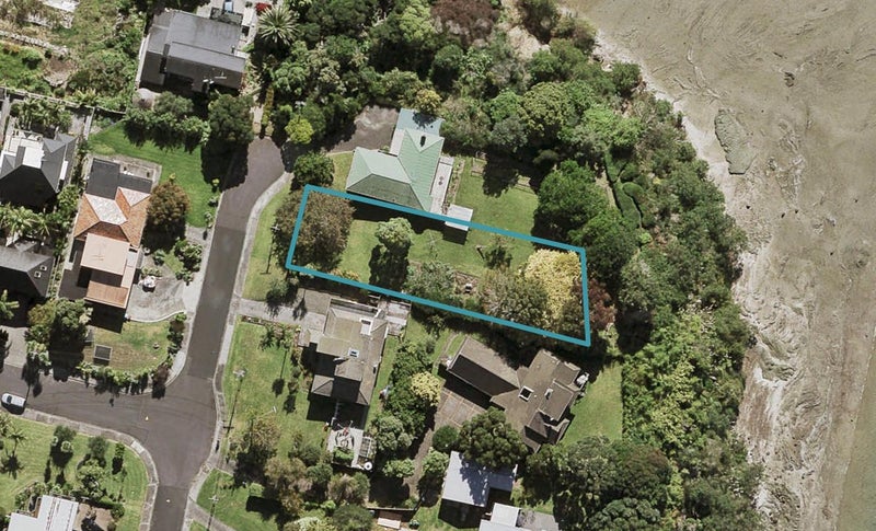1/2 Foote Street, Hillsborough, Auckland - Carousel 1
