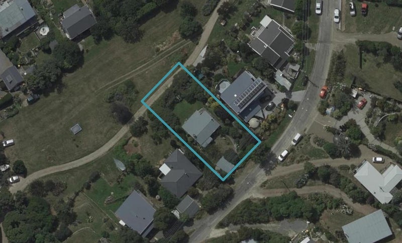 11 Andersons Road, Charteris Bay, Lyttelton - Carousel 1