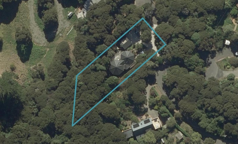 4 Treetop Drive, Portobello, Dunedin - Carousel 1