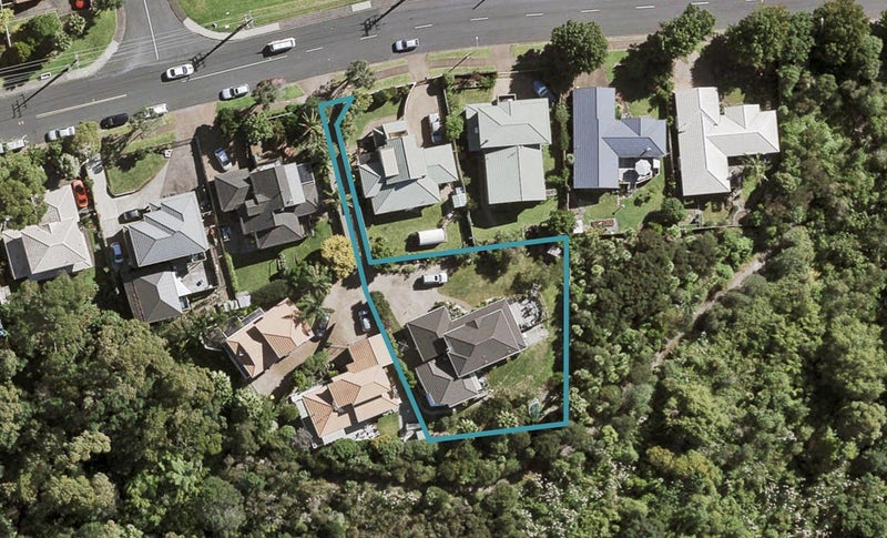125 Awaroa Road, Sunnyvale, Auckland - Carousel 1