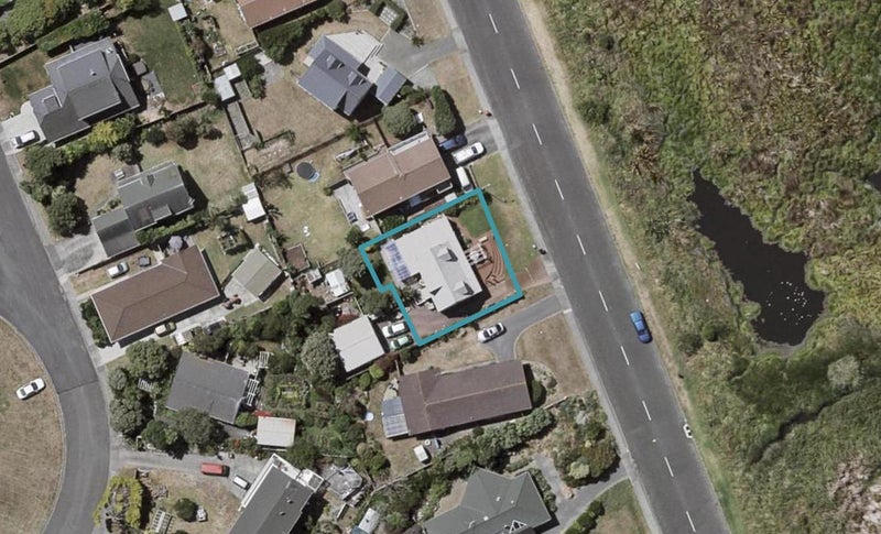 268 Manly Street, Paraparaumu Beach, Paraparaumu - Carousel 1