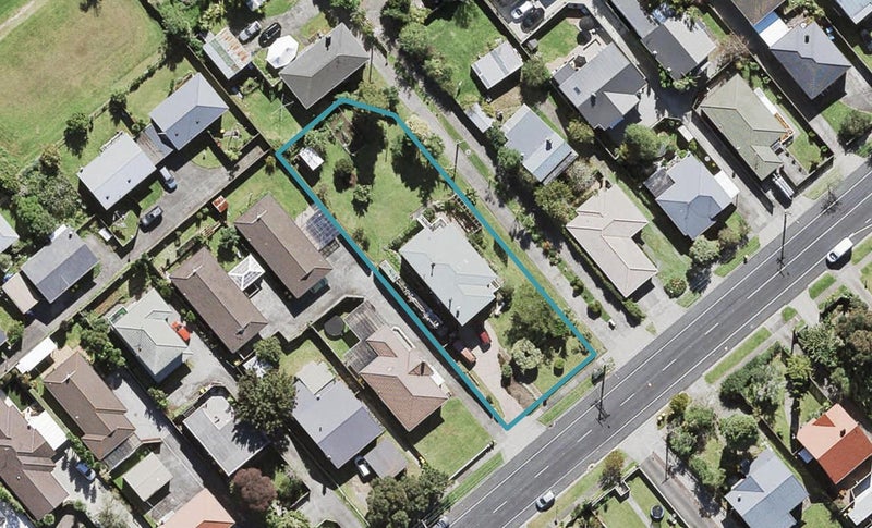 61 Hutchinson Avenue, New Lynn, Auckland - Carousel 1