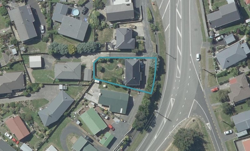 55 Brighton Road, Green Island, Dunedin - Carousel 1