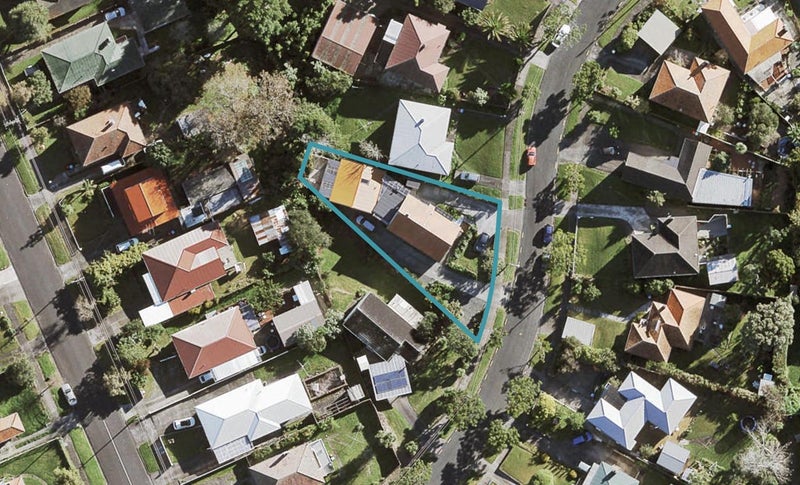 21 Netherton Street, New Windsor, Auckland - Carousel 1