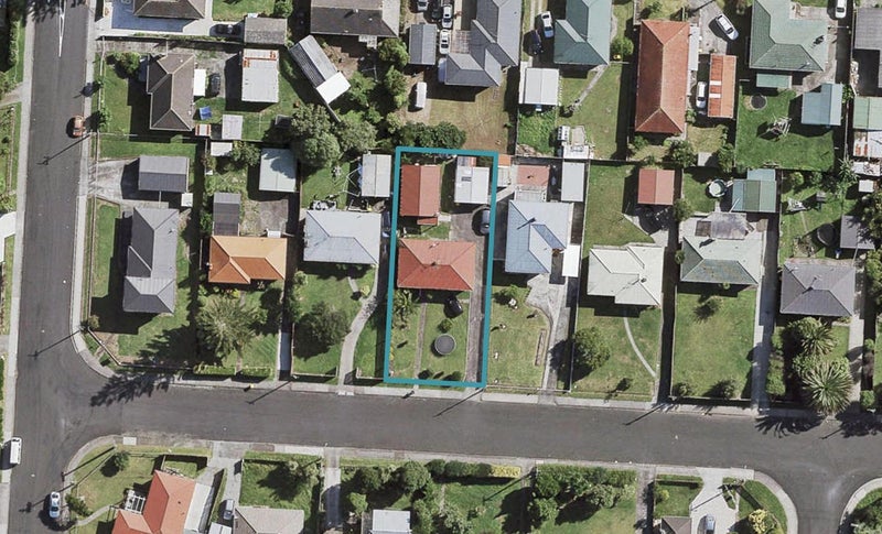 8 McDougall Street, Manurewa East, Auckland - Carousel 1