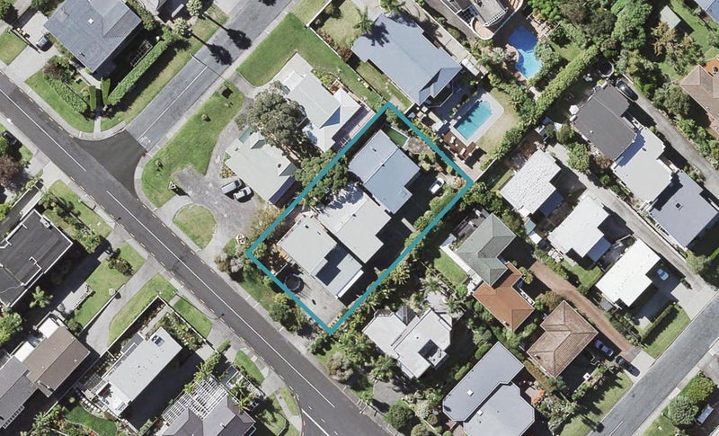 2/41 Seaview Road, Castor Bay, Auckland - Carousel 1