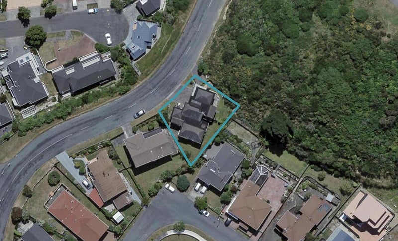 172 Akaroa Drive, Maupuia, Wellington - Carousel 1