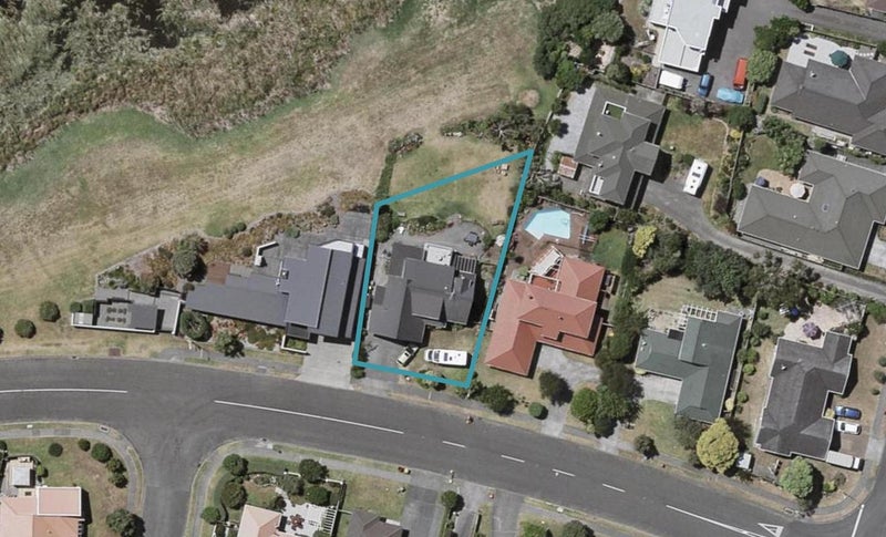 301 Manly Street, Paraparaumu Beach, Paraparaumu - Carousel 1