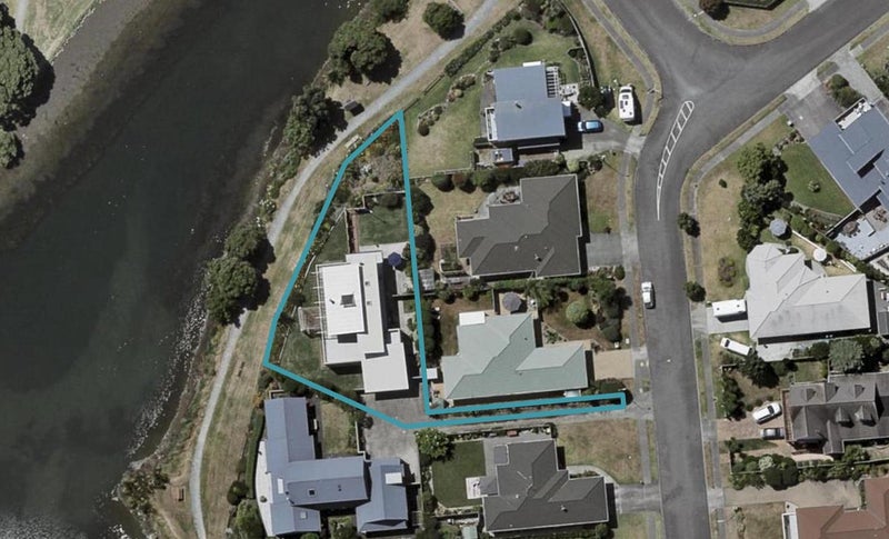 10 Major Durie Place, Waikanae Beach, Waikanae - Carousel 1