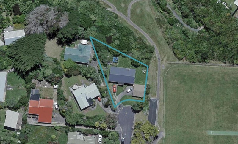27 Pinkerton Grove, Newlands, Wellington - Carousel 1