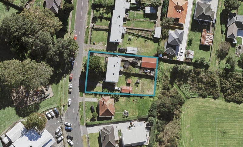 39 Smallfield Avenue, Mount Roskill, Auckland - Carousel 1