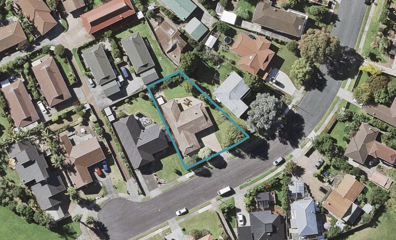 19 Booralee Avenue, Botany Downs, Auckland - Carousel 1