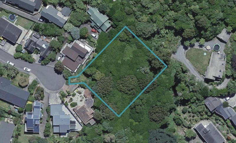 9 Nadia Grove, Khandallah, Wellington - Carousel 1