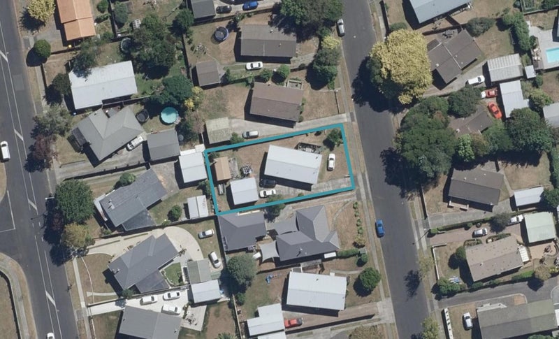 27 Elmwood Crescent, Pukete, Hamilton - Carousel 1