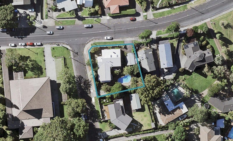 23 Selwyn Road, Cockle Bay, Auckland - Carousel 1