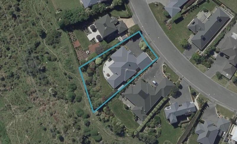 30 Highcrest Heights, Westmorland, Christchurch - Carousel 1