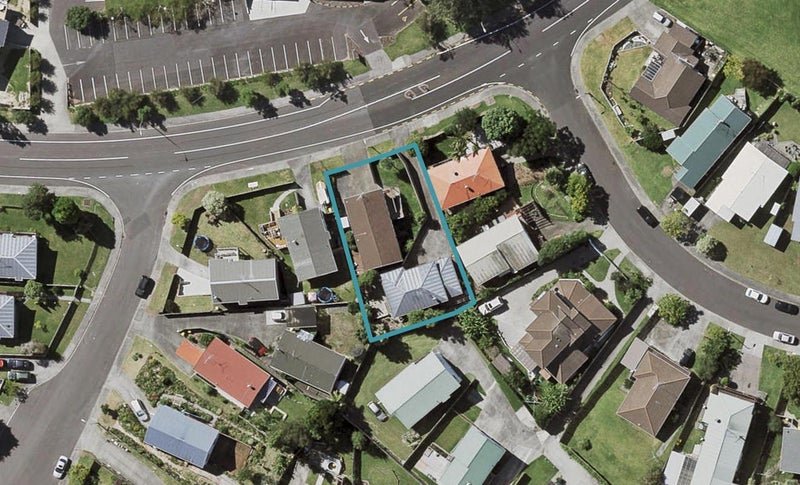 2/89 Trias Road, Tōtara Vale, Auckland - Carousel 1