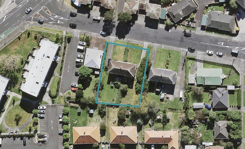 82 Tuarangi Road, Grey Lynn, Auckland - Carousel 1