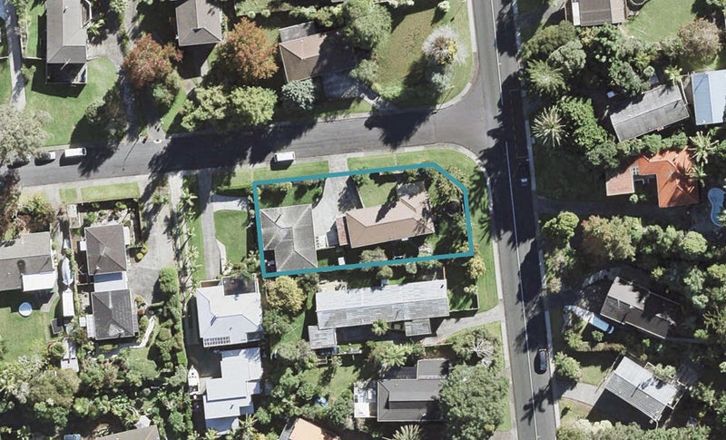 1/1 Tallington Crescent, Torbay, North Shore City - Carousel 1