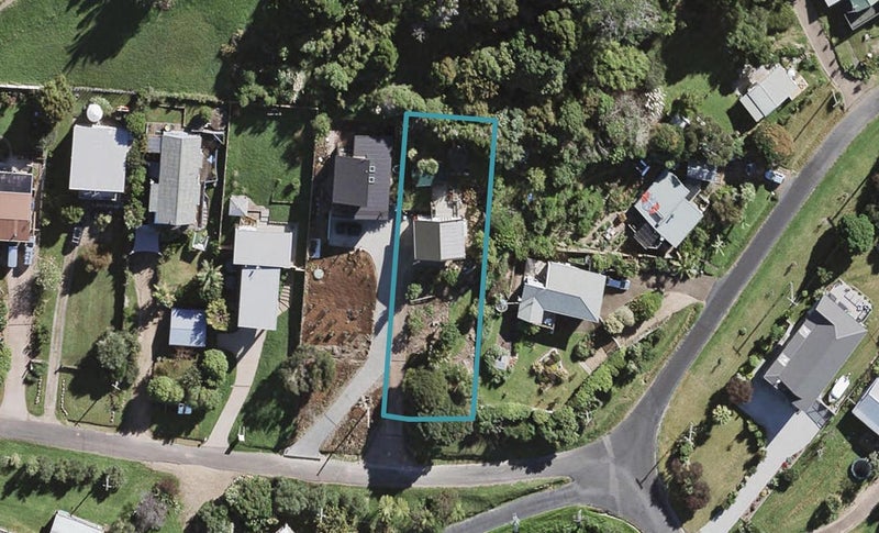 27 Tetley Road, Surfdale, Waiheke Island - Carousel 1