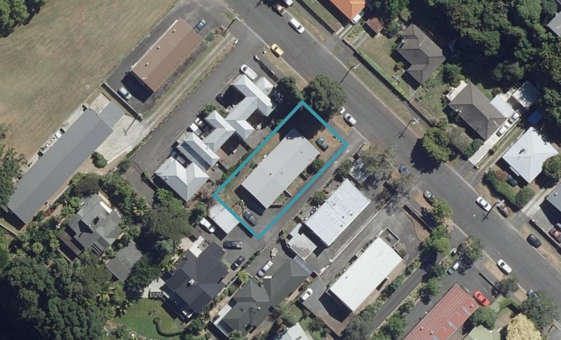 2/27 Opoia RD, Hamilton East, Hamilton - Carousel 1