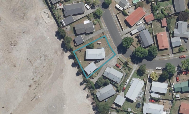 9 Sequoia Place, Pukete, Hamilton - Carousel 1