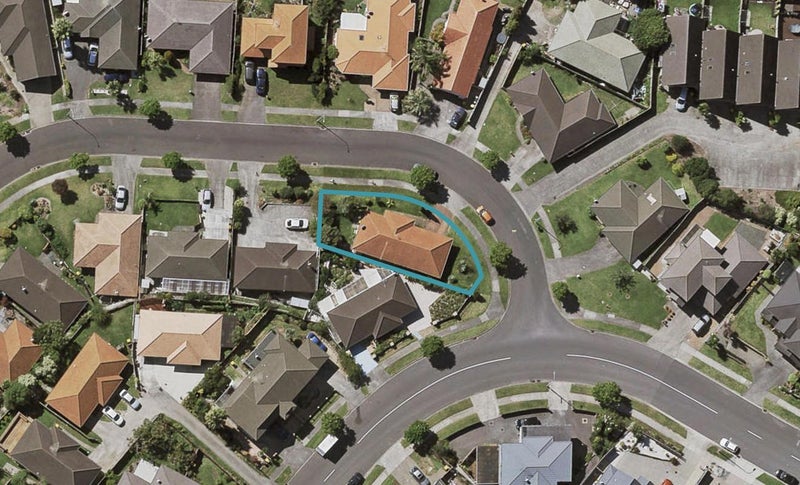 21 Earnslaw Crescent, Clover Park, Auckland - Carousel 1