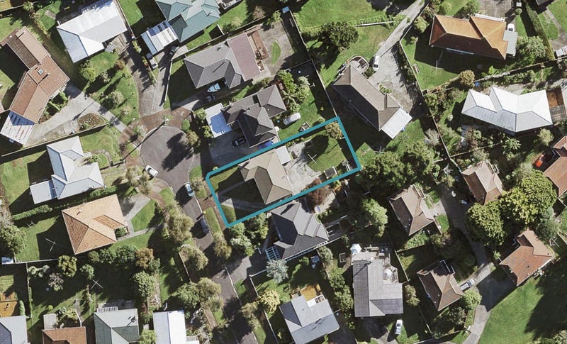 5 Khandallah Place, New Windsor, Auckland - Carousel 1