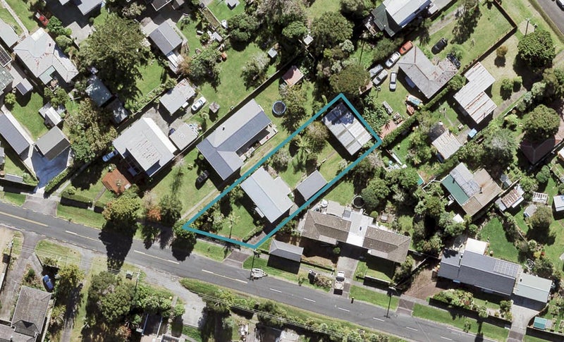8 Ferry Parade, Herald Island, Auckland - Carousel 1