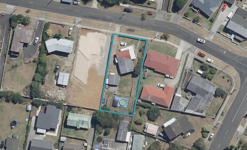 6 McKay Drive, Temple View, Hamilton - Carousel 1