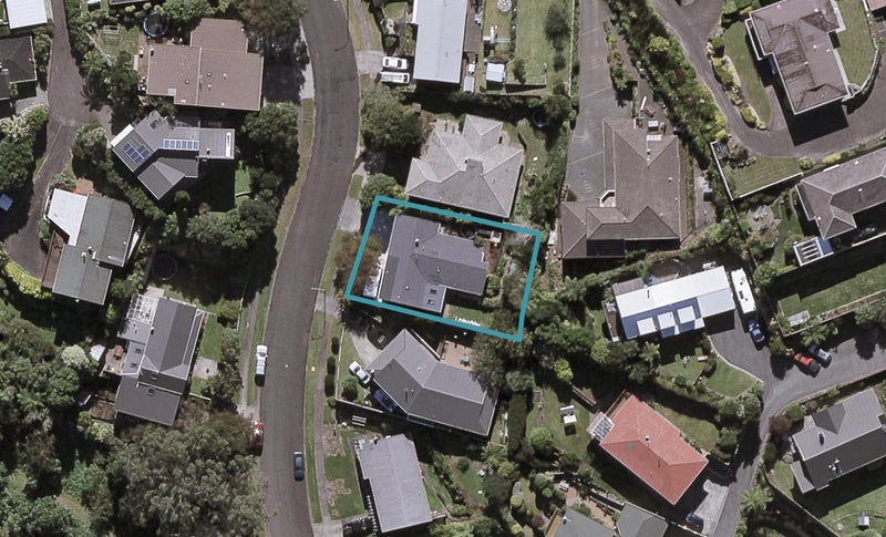 11 Rossiter Crescent, Lynmouth, New Plymouth - Carousel 1