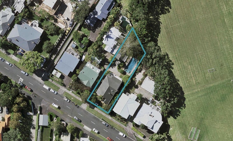 6 Stanley Point Road, Stanley Point, Auckland - Carousel 1