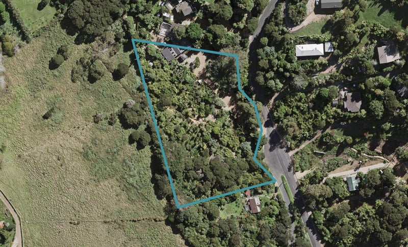 27 Te Toki Road, Ostend, Waiheke Island - Carousel 1
