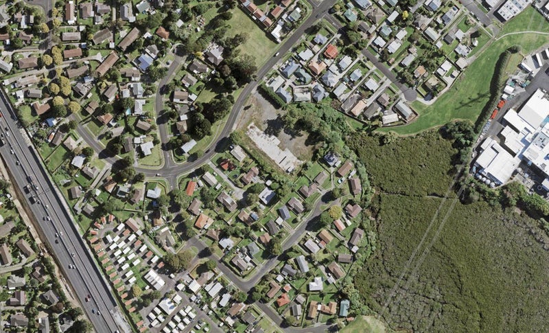 81D Kindergarten Drive, Conifer Grove, Takanini - Carousel 1
