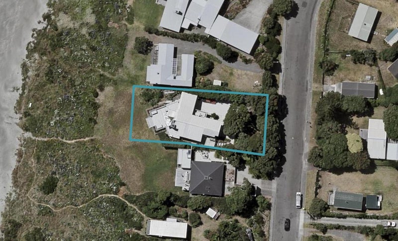 57 Field Way, Waikanae Beach, Waikanae - Carousel 1