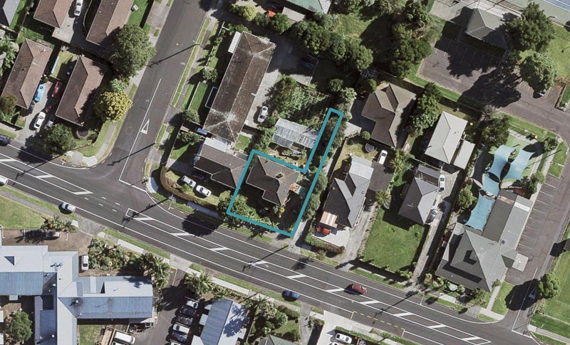 39 Russell Road, Manurewa, Auckland - Carousel 1