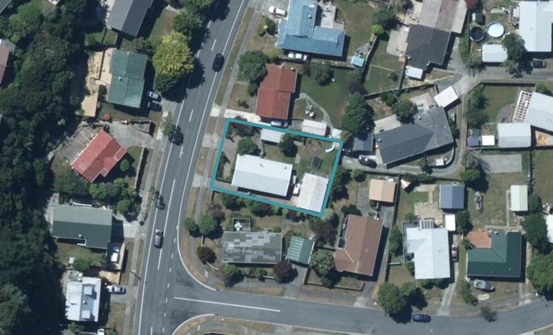 92 Omapere Street, Whitby, Porirua - Carousel 1
