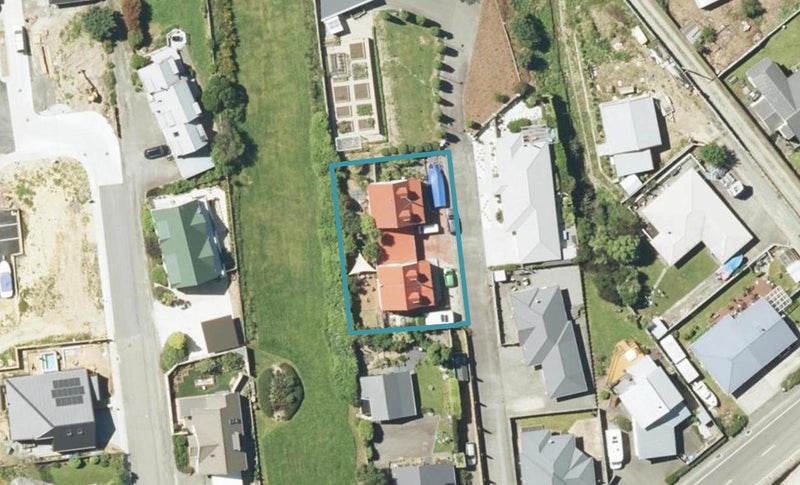 2/251A Waikawa Road, Waikawa, Picton - Carousel 1