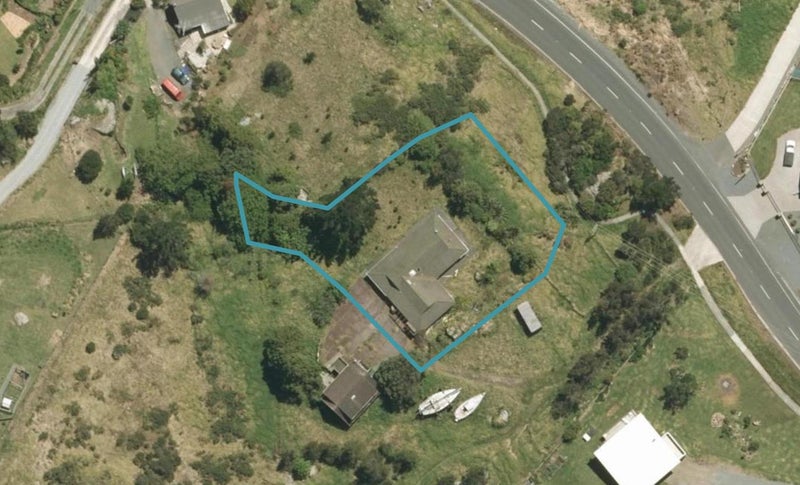 5 Morepork Glade Road - Carousel 1