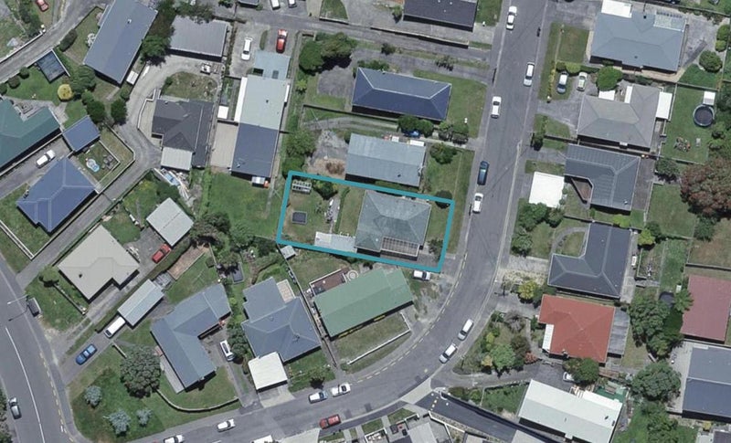 7 Oswald Crescent, Paparangi, Wellington - Carousel 1
