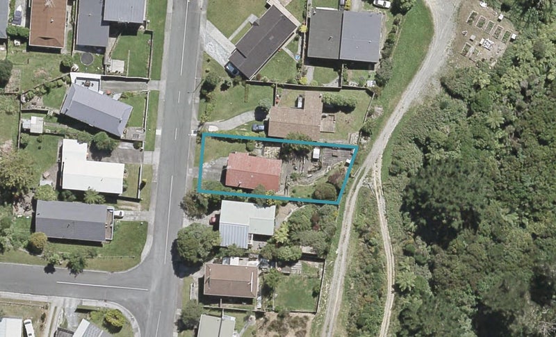 5 Robson Street, Stokes Valley, Lower Hutt - Carousel 1
