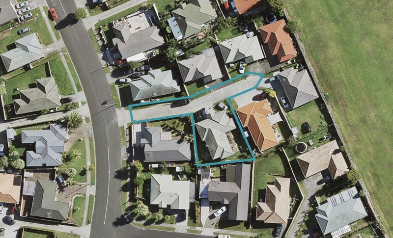24 Glenveagh Park Drive, Weymouth, Auckland - Carousel 1
