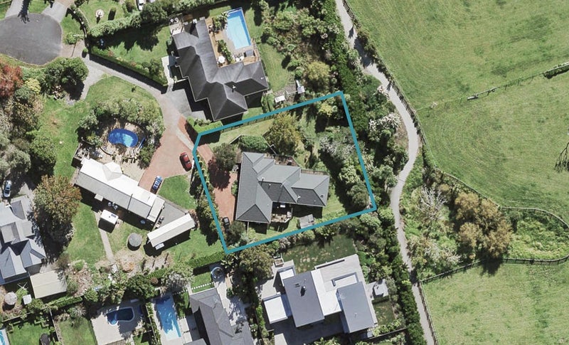 7 Faith Grove, Greenhithe, Auckland - Carousel 1