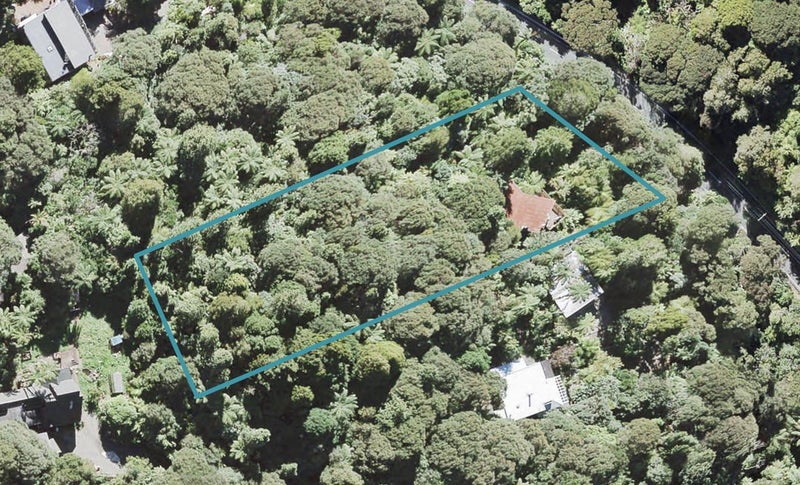 430 Scenic Drive, Waiatarua, Auckland - Carousel 1