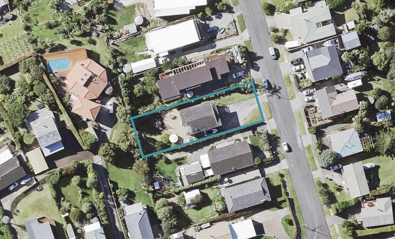 8 Alexander Avenue, Maraetai, Auckland - Carousel 1