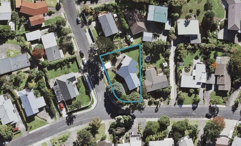 40 McDowell Crescent, Hillcrest, Auckland - Carousel 1