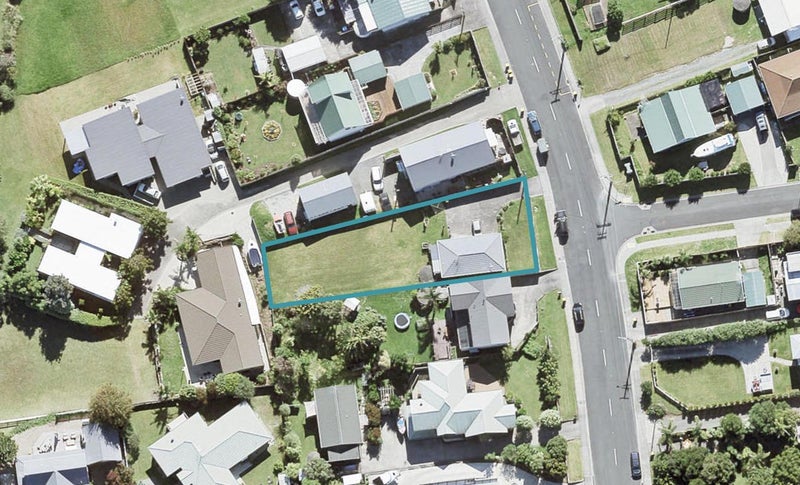 39 SHAKESPEAR RD, Army Bay, Whangaparaoa - Carousel 1