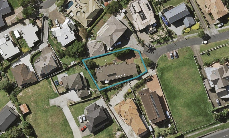12 Rosewood Place, Goodwood Heights, Auckland - Carousel 1